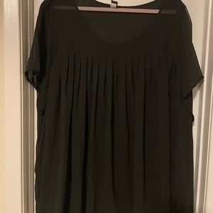 Torrid size 5 black shirt